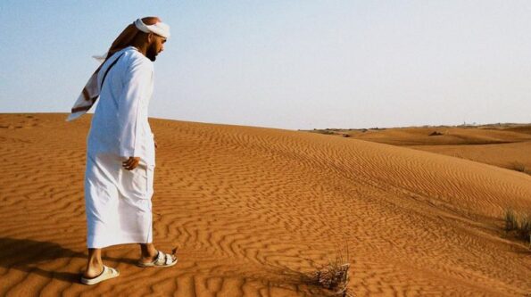thobe in the desert heat